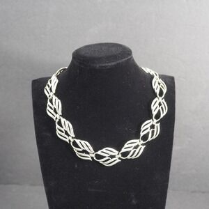Coro Necklace Silver Tone Leaf Link Openwork Cutout Choker Vintage MCM Chic